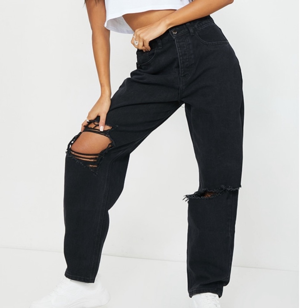 PRETTYLITTLETHING Black Ripped Boyfriend Jeans